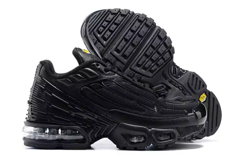 nike air max plus tn3 chaussures pour enfant noir4